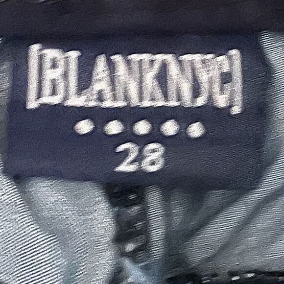 ๐บ Blank NYC Blue Chambray Lightweight Dolphin Shorts NWT Size 28 - Picture 7 of 10